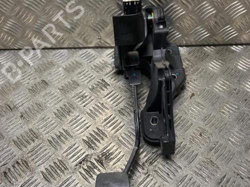 Used Break pedal Break pedal DACIA DUSTER (HM_) 1.6 SCe 115 4x4 (HMM1) (115 hp) 40605848 40605848