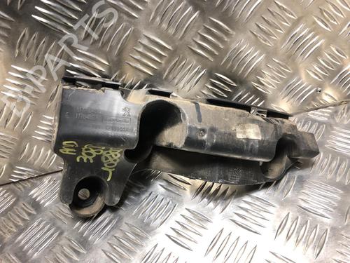 Used Rear bumper bracket Rear bumper bracket PEUGEOT 308 II (LB_, LP_, LW_, LH_, L3_) 1.5 BlueHDi 130 (131 hp) 21589028 21589028