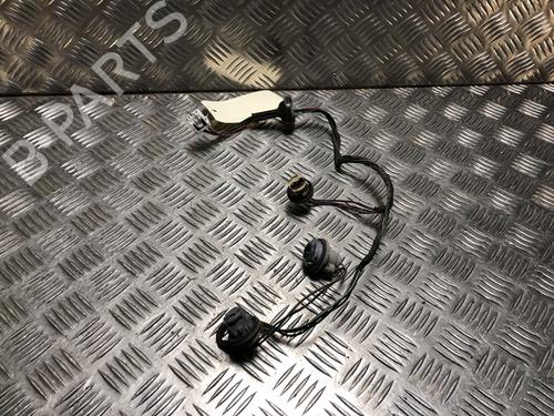 Used Licence plate light NISSAN X-TRAIL I (T30) 2.2 Di 4x4 (114 hp) 31198103