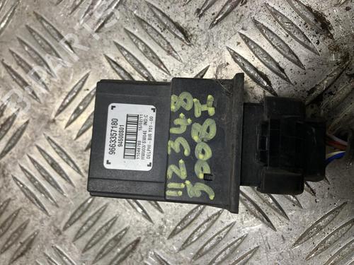 Used Control unit Control unit PEUGEOT 5008 (0U_, 0E_) 2.0 HDi 150 / BlueHDi 150 (150 hp) 33398049 33398049