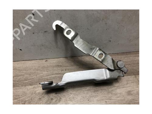 Hinge/Door check strap ALFA ROMEO 159 (939_) 1.9 JTDM 16V (939AXC1B, 939AXC12) | BP23034324C146 