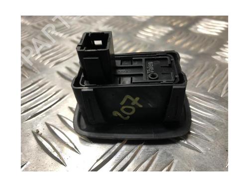 Right rear window switch PEUGEOT 207 (WA_, WC_) 1.6 HDi | BP23091282I28 