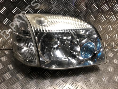 Used Right headlight NISSAN X-TRAIL I (T30) 2.2 Di 4x4 (114 hp) 31198001