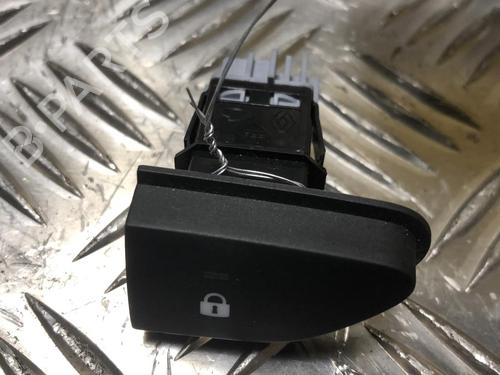 Kombi Kontakt / Stilkkontakt RENAULT CAPTUR I (J5_, H5_) 1.5 dCi 90 (J5N4, J5M5, J5MW, J5M6, J5AL, J5AJ) (90 hp) 31199839