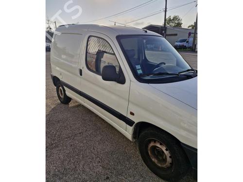 Washer pump PEUGEOT PARTNER Box Body/MPV (5_, G_) 1.1 | BP20718865E24 