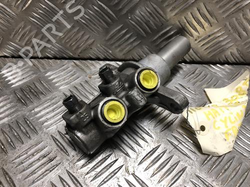 Used Brake master cylinder Brake master cylinder PEUGEOT 308 II (LB_, LP_, LW_, LH_, L3_) 1.6 BlueHDi 120 (120 hp) 35981792 35981792