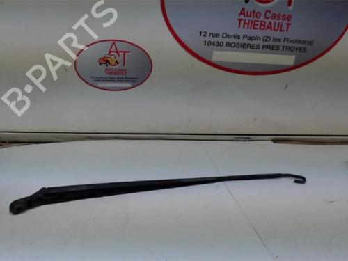Used Front windshield wiper arm RENAULT LAGUNA II (BG0/1_) 2.0 16V IDE (BG0N) (140 hp) 30673243