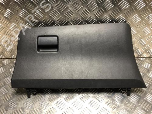 Used Glove box Glove box TOYOTA YARIS (_P9_) 1.4 D-4D (NLP90_, NLP90R) (90 hp) 23036807 23036807
