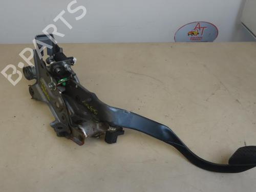 Used Clutch pedal TOYOTA AURIS (_E15_) 1.4 D-4D (NDE150_, NDE150R) (90 hp) 12969357