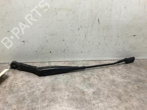 Used Front windshield wiper arm NISSAN PULSAR Hatchback (C13) 1.5 dCi (110 hp) 20631314