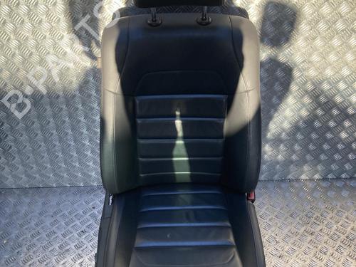 Used Right front seat VW TOUAREG (7LA, 7L6, 7L7) 2.5 R5 TDI (174 hp) 31202149