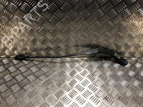 Used Front windshield wiper arm BMW 1 (F21) 118 d (150 hp) 24321863