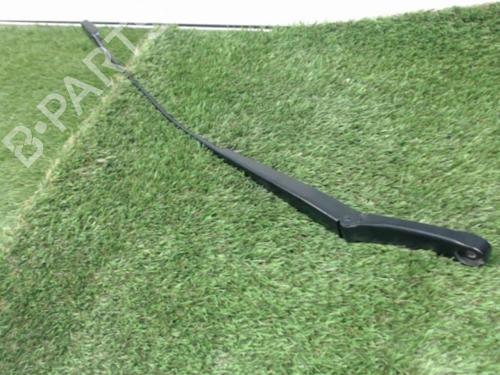 Used Front windshield wiper arm SEAT IBIZA IV SC (6J1, 6P5) 1.4 TDI (80 hp) 24968930