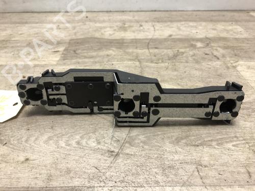 Éclairage de plaque d'immatriculation DACIA SANDERO 1.4 MPI LPG (72 hp) 23873081