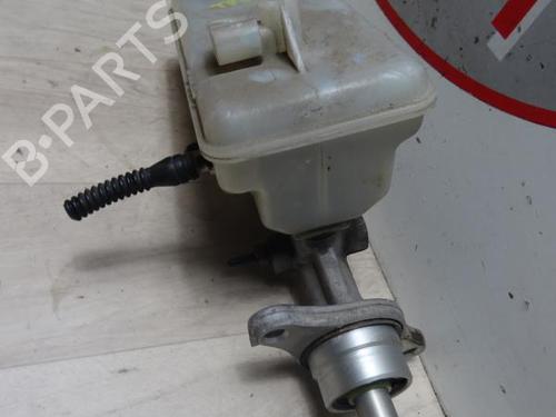 Used Brake master cylinder RENAULT TRAFIC II Van (FL) 2.5 dCi 145 (FL0J) (146 hp) 13277006