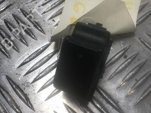 Venstre bagtil elrude kontakt TOYOTA COROLLA Verso (ZER_, ZZE12_, R1_) 2.2 D-4D (AUR10_, AUR10R) (136 hp) 31201639