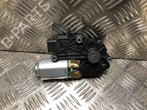 Motore del tettuccio apribile HYUNDAI TUCSON (TL, TLE) 1.6 CRDi (136 hp) 31197248