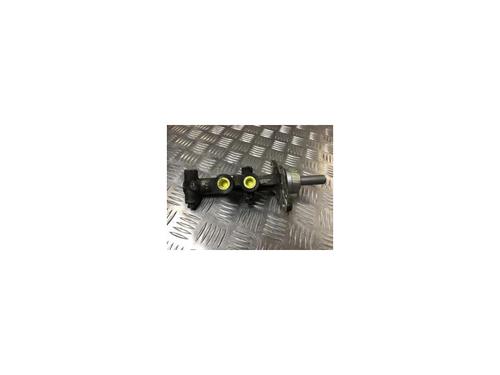 Used Brake master cylinder NISSAN PRIMASTAR Van (X83) 2.0 dCi 115 (114 hp) 25822679