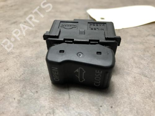 Used Electronic sensor NISSAN 350Z Roadster (Z33) 3.5 (AAZ33) (301 hp) 23036678