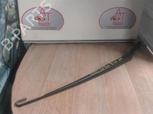 Used Front windshield wiper arm BMW 3 Touring (E46) 330 d (184 hp) 13264806