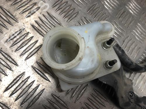 Brake fluid reservoir FORD TRANSIT COURIER B460 Box Body/MPV 1.5 TDCi | BP31196751M118
