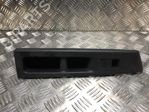 Used Right front window switch TOYOTA YARIS (_P9_) 1.4 D-4D (NLP90_, NLP90R) (90 hp) 30769462