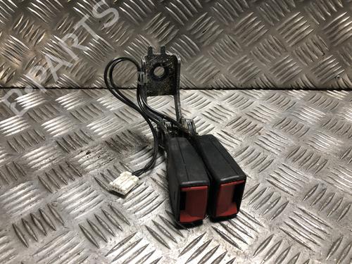 Sikkerhetsbelte-spenne Sikkerhetsbelte-spenne PEUGEOT 308 SW II (LC_, LJ_, LR_, LX_, L4_) 1.6 BlueHDi 120 (120 hp) 34191582 34191582