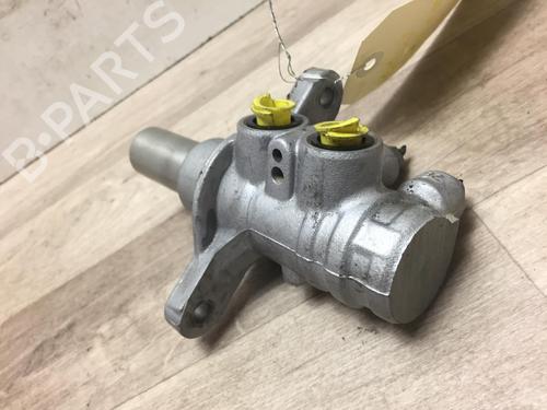 Used Brake master cylinder BMW 5 (G30, F90) 530 e Plug-in Hybrid (252 hp) 13381708