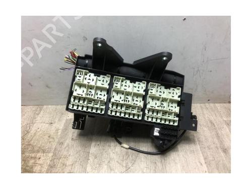 Fuse box JAGUAR XE (X760) 2.0 D | BP23873742E1 