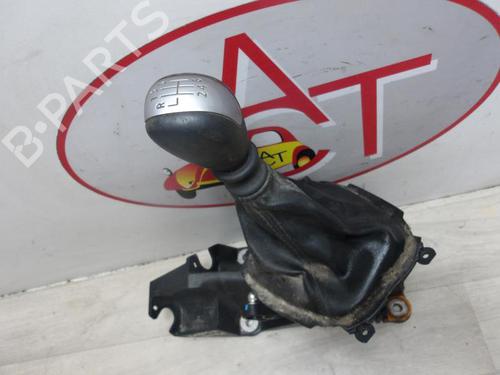Used Gear lever RENAULT KOLEOS I (HY_) 2.0 dCi 4x4 (HY0K) (150 hp) 12973588