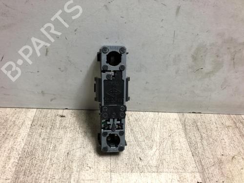 Used Licence plate light RENAULT SAFRANE II (B54_) 2.0 16V (B54L) (136 hp) 20630490