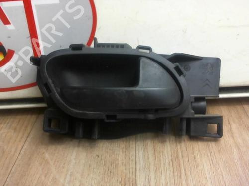 Højre fortil invendig håndtag Højre fortil invendig håndtag PEUGEOT EXPERT Van (VF3A_, VF3U_, VF3X_) 2.0 HDi 130 (128 hp) 34415537 34415537