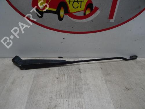 Used Front windshield wiper arm NISSAN PICK UP (D22) 2.5 Di 4WD (133 hp) 20632203