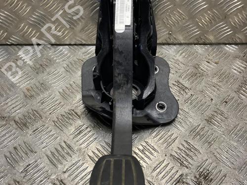 Used Clutch pedal Clutch pedal PEUGEOT 308 SW III (FC_, FJ_, FR_, F4_, FN_) BlueHDi 130 (FCYHZL, FCYHZT) (131 hp) 33690626 33690626