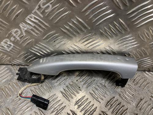 front-left-exterior-door-handle-renault-megane-iv-hatchback-b9amn_-2015-34415677 main image