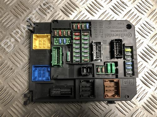 Caixa de fusíveis Caixa de fusíveis PEUGEOT 308 SW II (LC_, LJ_, LR_, LX_, L4_) 1.6 BlueHDi 120 (120 hp) 34188246 34188246