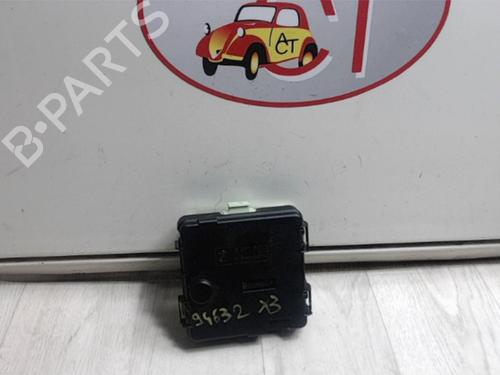 Zekeringkast BMW X3 (E83) 2.0 d (150 hp) 12983750