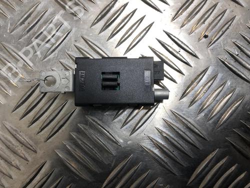 Used Antenna/Base PEUGEOT 2008 II (UD_, US_, UY_, UJ_, UR_, UC_) 1.5 BlueHDI 100 (102 hp) 23873882