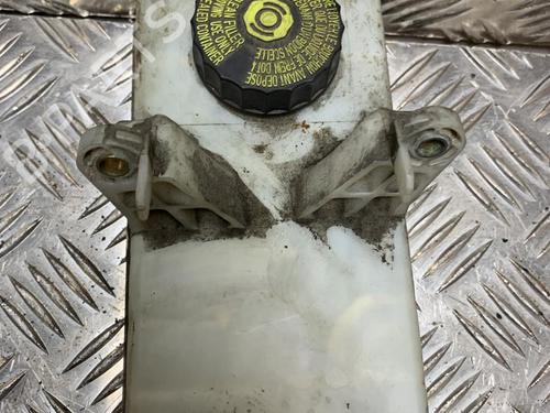 Used Brake master cylinder Brake master cylinder PEUGEOT 5008 (0U_, 0E_) 1.6 HDi (110 hp) 23390199 23390199