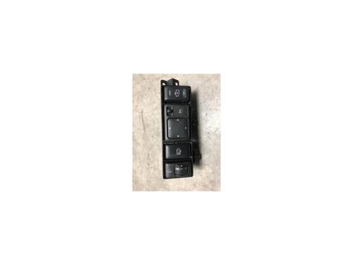 Used Switch NISSAN NAVARA NP300 (D40) 2.5 dCi 4WD (D40TT, D40T, D40M, D40BB) (190 hp) 20506694