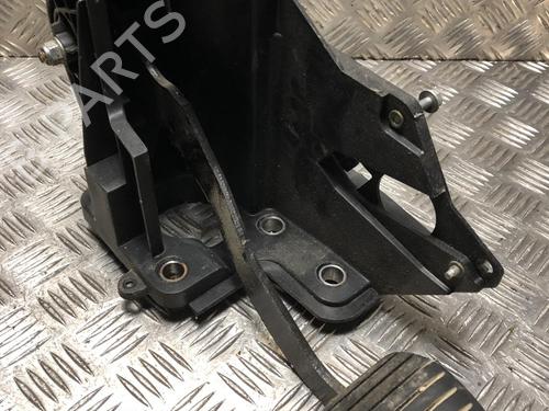 Pedal travão RENAULT MASTER III Van (FV) 2.3 dCi 135 FWD (FV0N, FV08, FV06, FV00, FV1S) (136 hp) 31342595