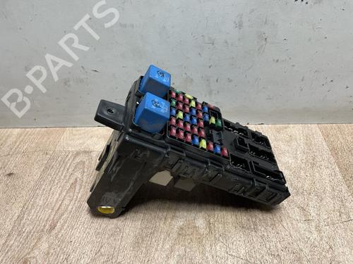 Used Fuse box HYUNDAI TRAJET (FO) 2.0 CRDi (113 hp) 13109554
