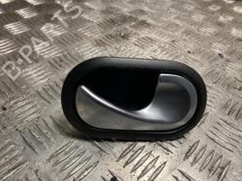 Højre fortil invendig håndtag RENAULT TWINGO III (BCM_, BCA_) 0.9 TCe 95 (92 hp) 30703081