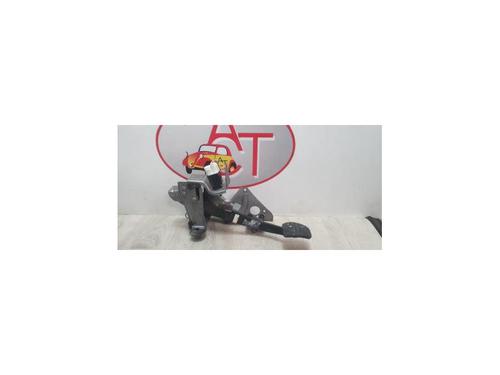 Used Clutch pedal RENAULT CLIO IV (BH_) 1.5 dCi 90 (90 hp) 12975820
