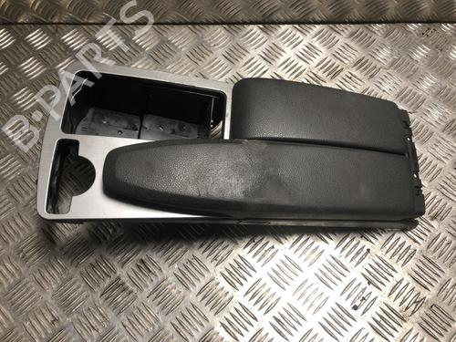Used Armrest / Center console MERCEDES-BENZ C-CLASS (W204) C 220 CDI (204.008) (170 hp) 32468304