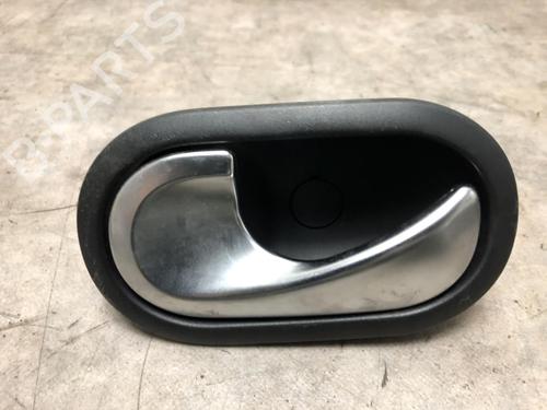 Used Front left interior door handle RENAULT TWINGO III (BCM_, BCA_) 0.9 TCe 90 (BCM9, BCM2) (90 hp) 20624667