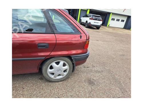 Sikkerhetsbelte bak høyre OPEL ASTRA F Hatchback (T92) 1.4 i 16V (F08, M08, F68, M68) | BP30785743I28