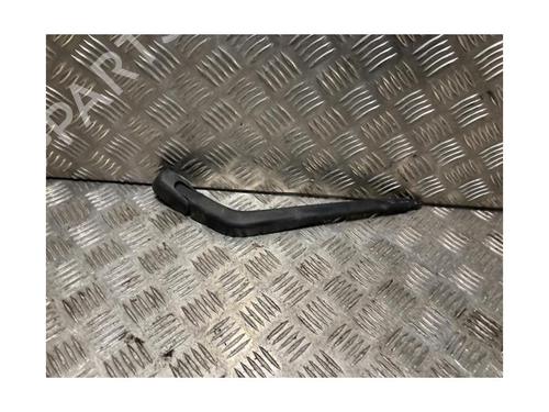 Bras d'essuie-glace arrière TOYOTA YARIS (_P9_) 1.4 D-4D (NLP90_, NLP90R) | BP30703097C144