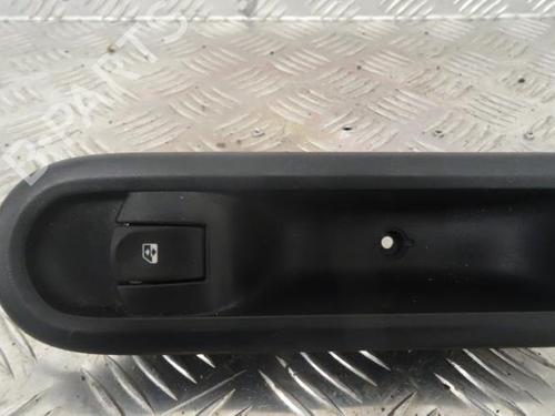 Used Right front window switch RENAULT CLIO III (BR0/1, CR0/1) 1.2 16V (BR02, BR0J, BR11, CR02, CR0J, CR11) (75 hp) 13225445
