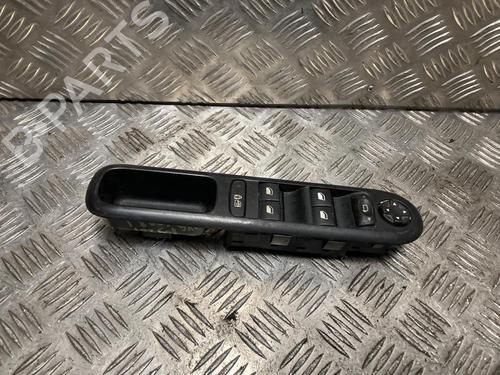Used Left front window switch PEUGEOT 5008 (0U_, 0E_) 1.6 HDi (112 hp) 31199191